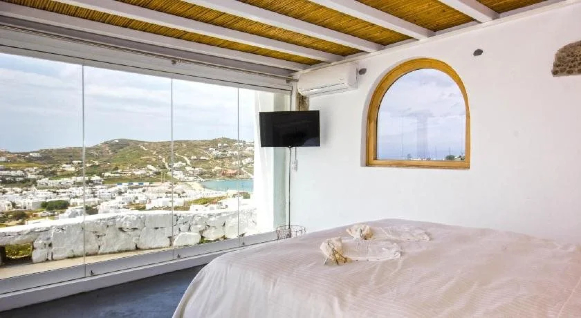 Anixi Lounge Suites - Adults Only