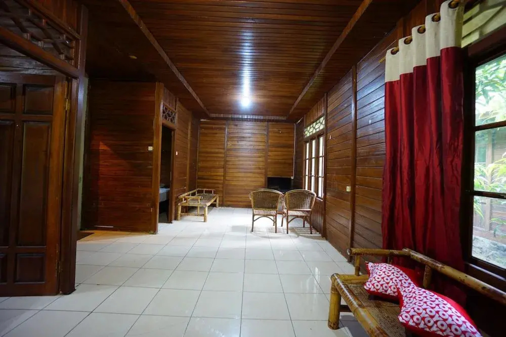 OYO 1254 Golden Lake Resort