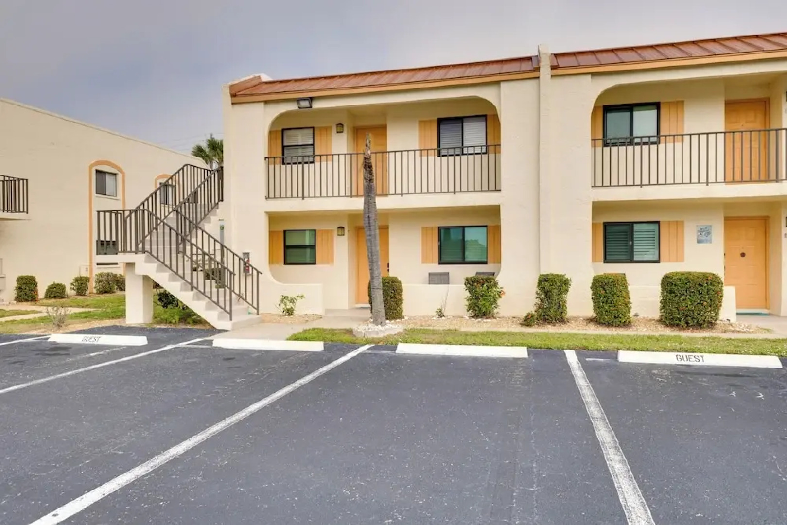 5 Mi to Fort Myers Beach: Condo w/ Private Lanai!