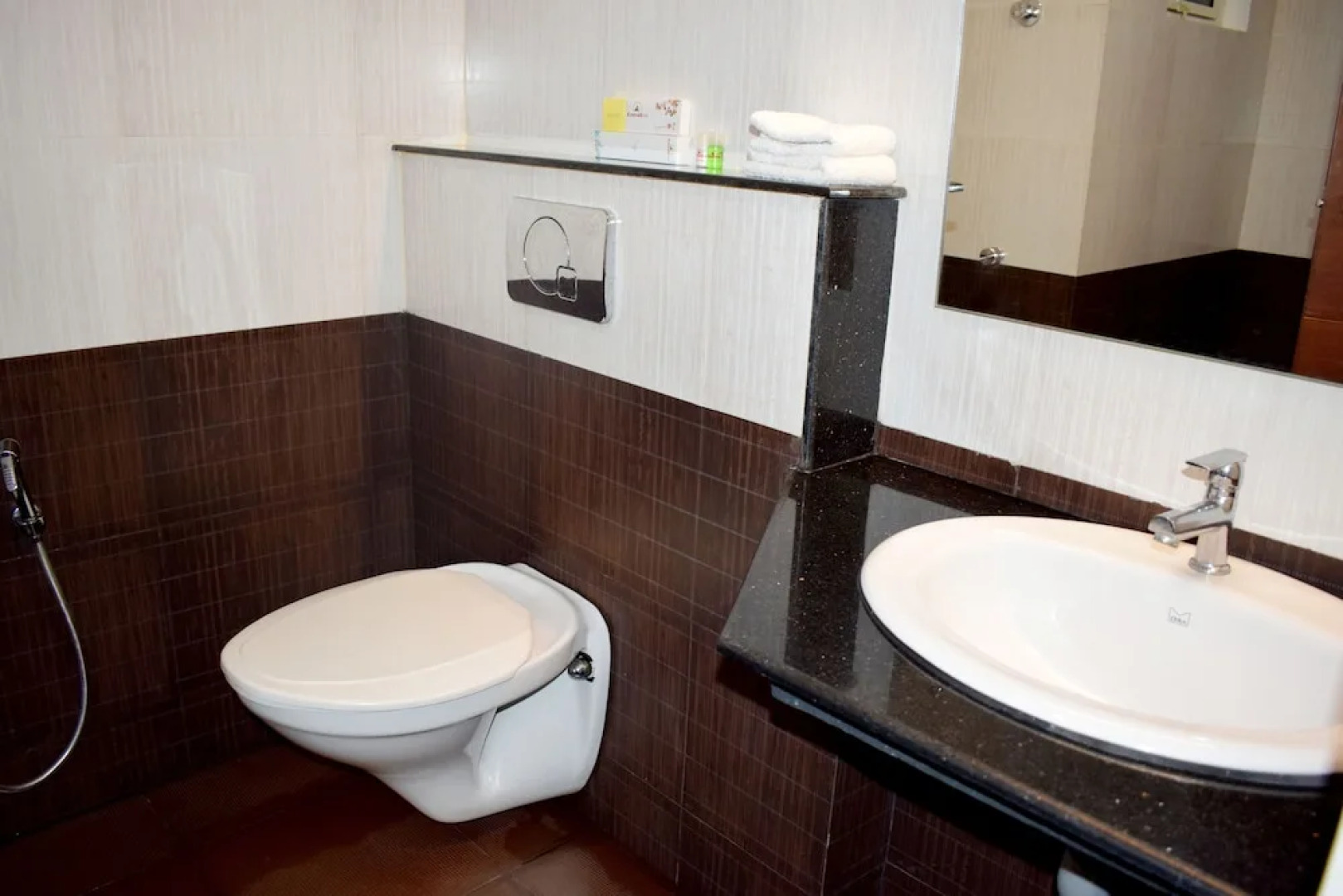 Nakshatra Emerald Inn