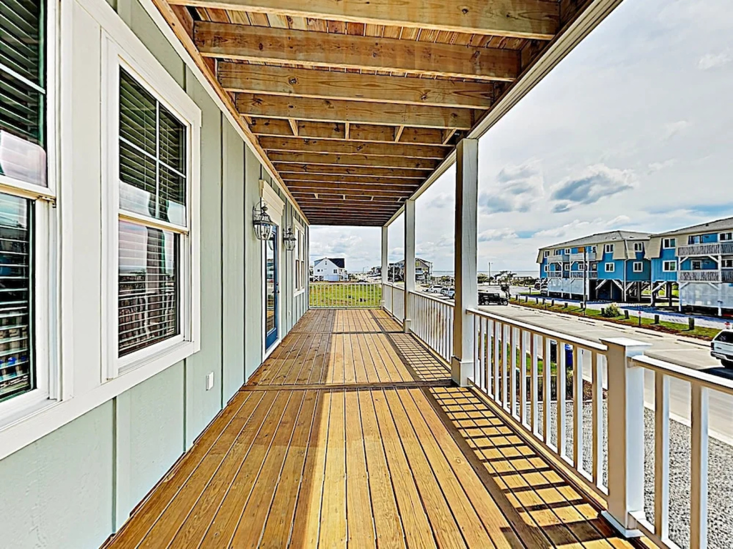 Chic Coastal W/ Pool, Ocean Views, Near Beach 4 Bedroom Home