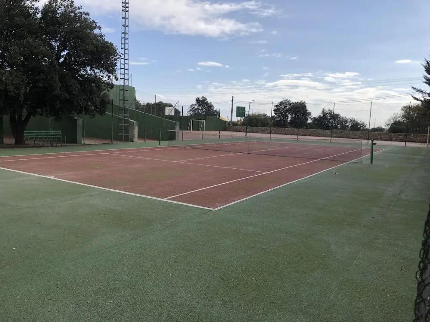 Camping Pico De La Miel