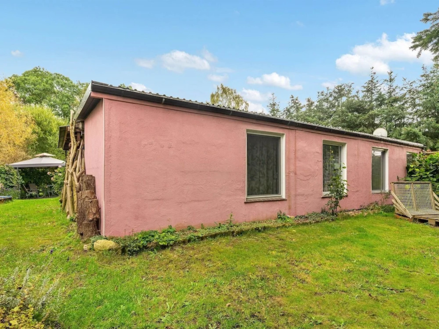 Quaint Holiday Home near Forest in Stuer