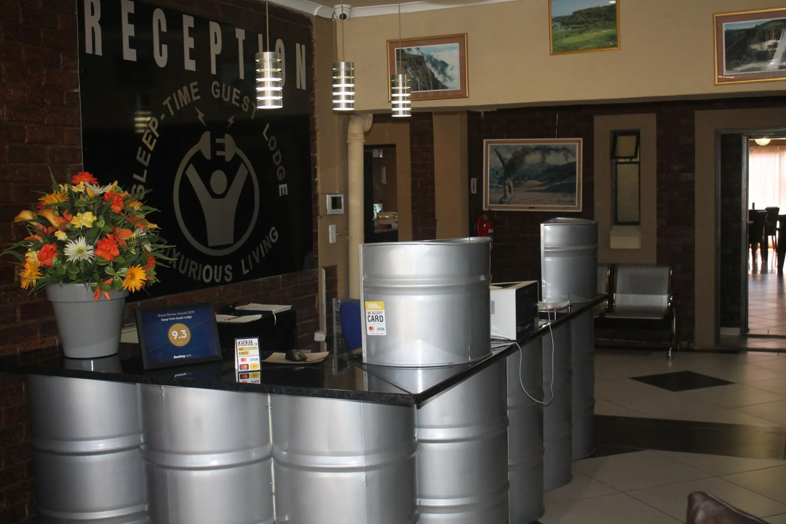 Sleep-Time Guest Lodge