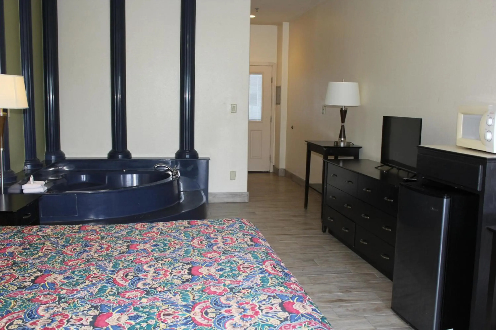 Casa Bella Hotel and Suites