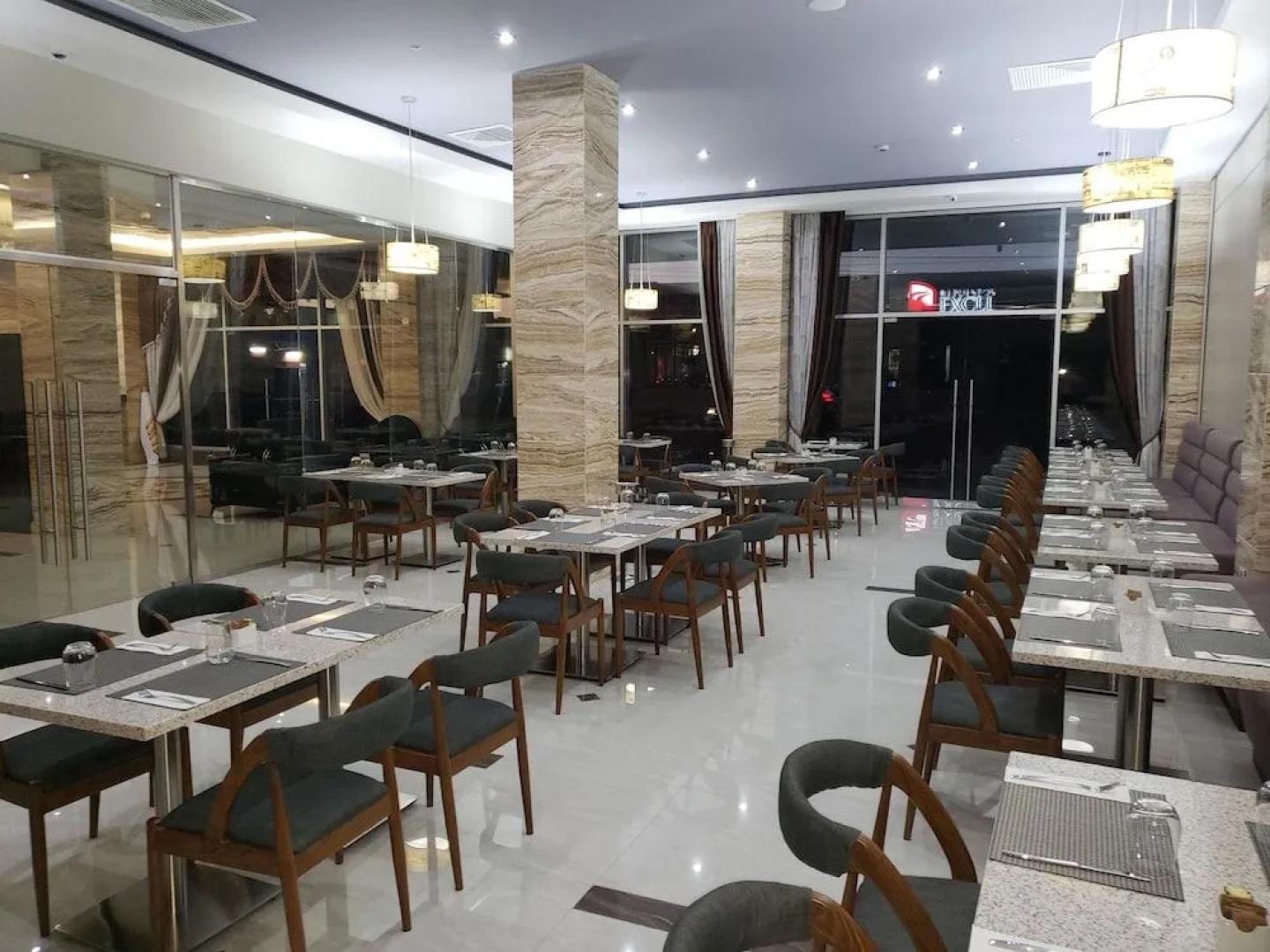 Hotel City Plaza & Suites