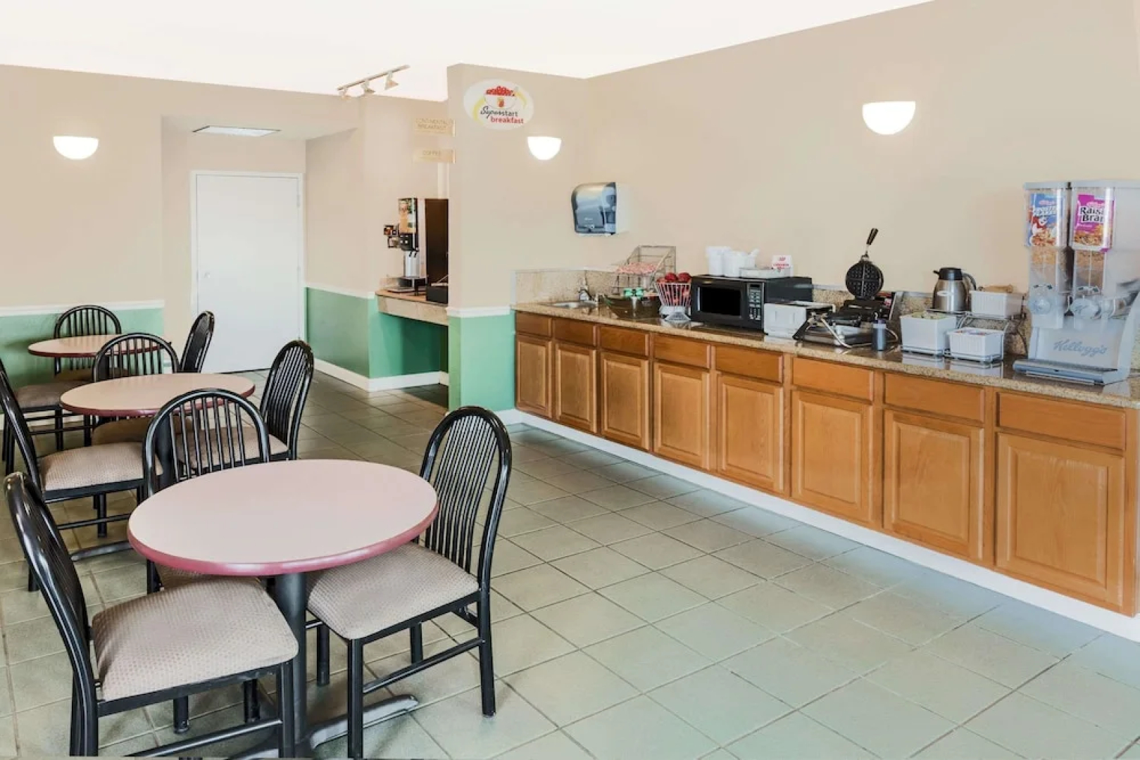 Super 8 Madison/Ridgeland Area