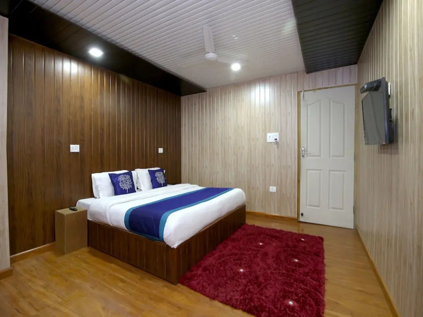 Hotel sai taj Deluxe