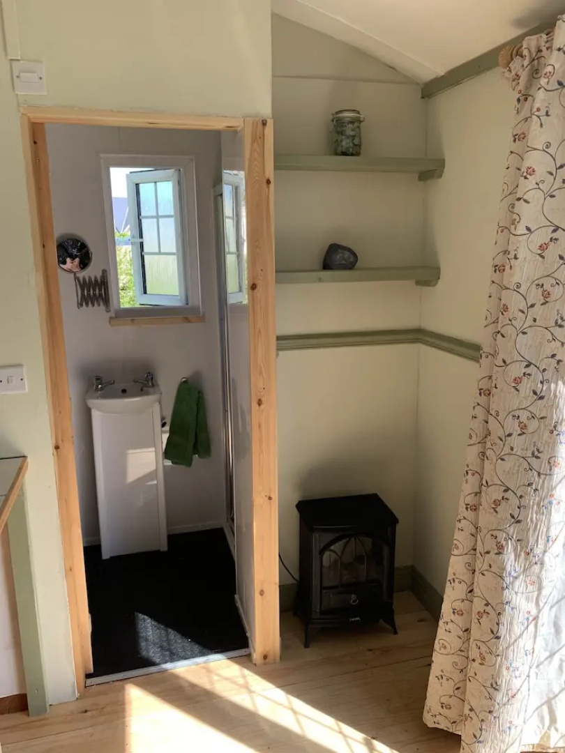 Hillcrest Hut