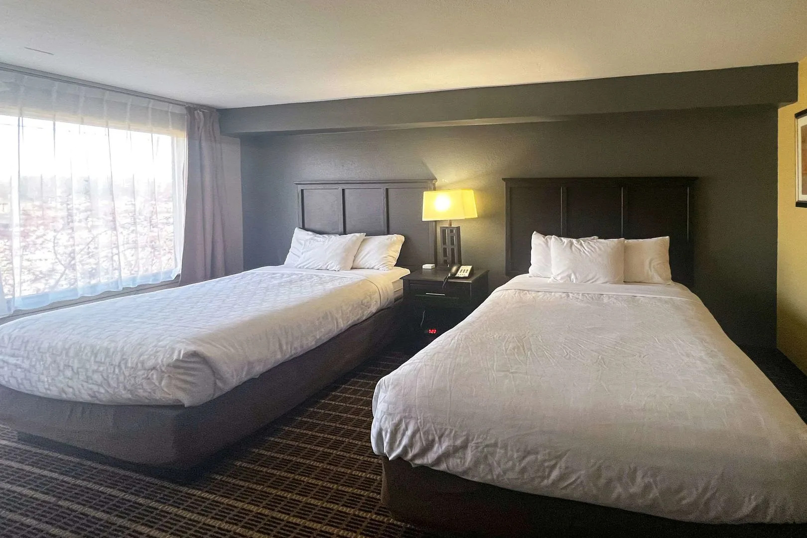 Days Inn & Suites by Wyndham Norton Shores/Muskegon