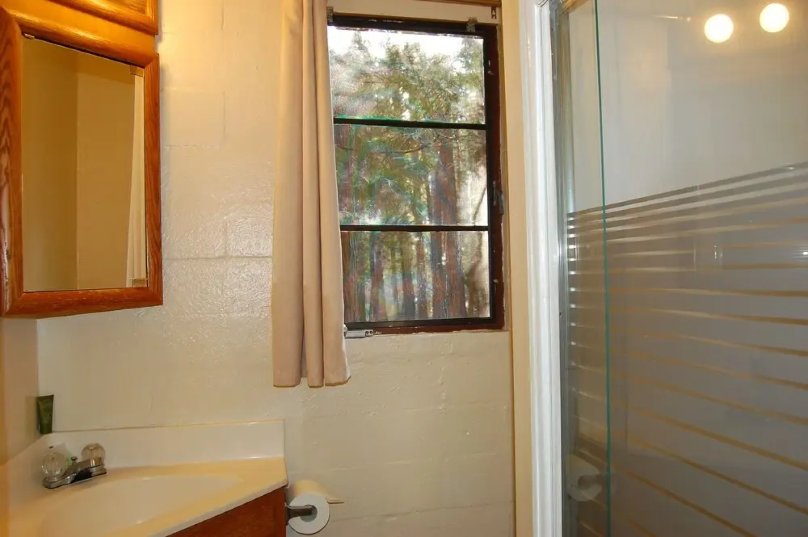 Bassett Cedar Rock Cabin II