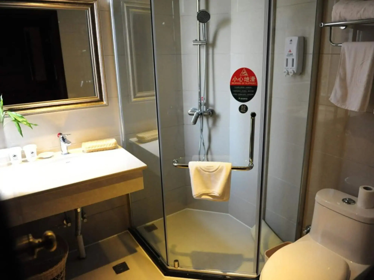 GreenTree Inn Ganzhou Sankang Temple DaRunFa Express Hotel