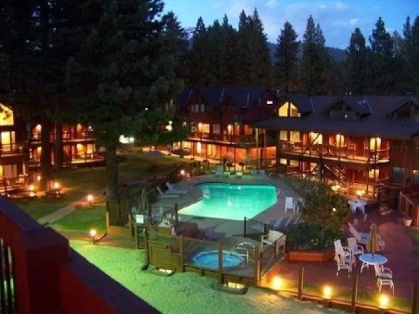 Edgelake Beach Club by Coolvacay