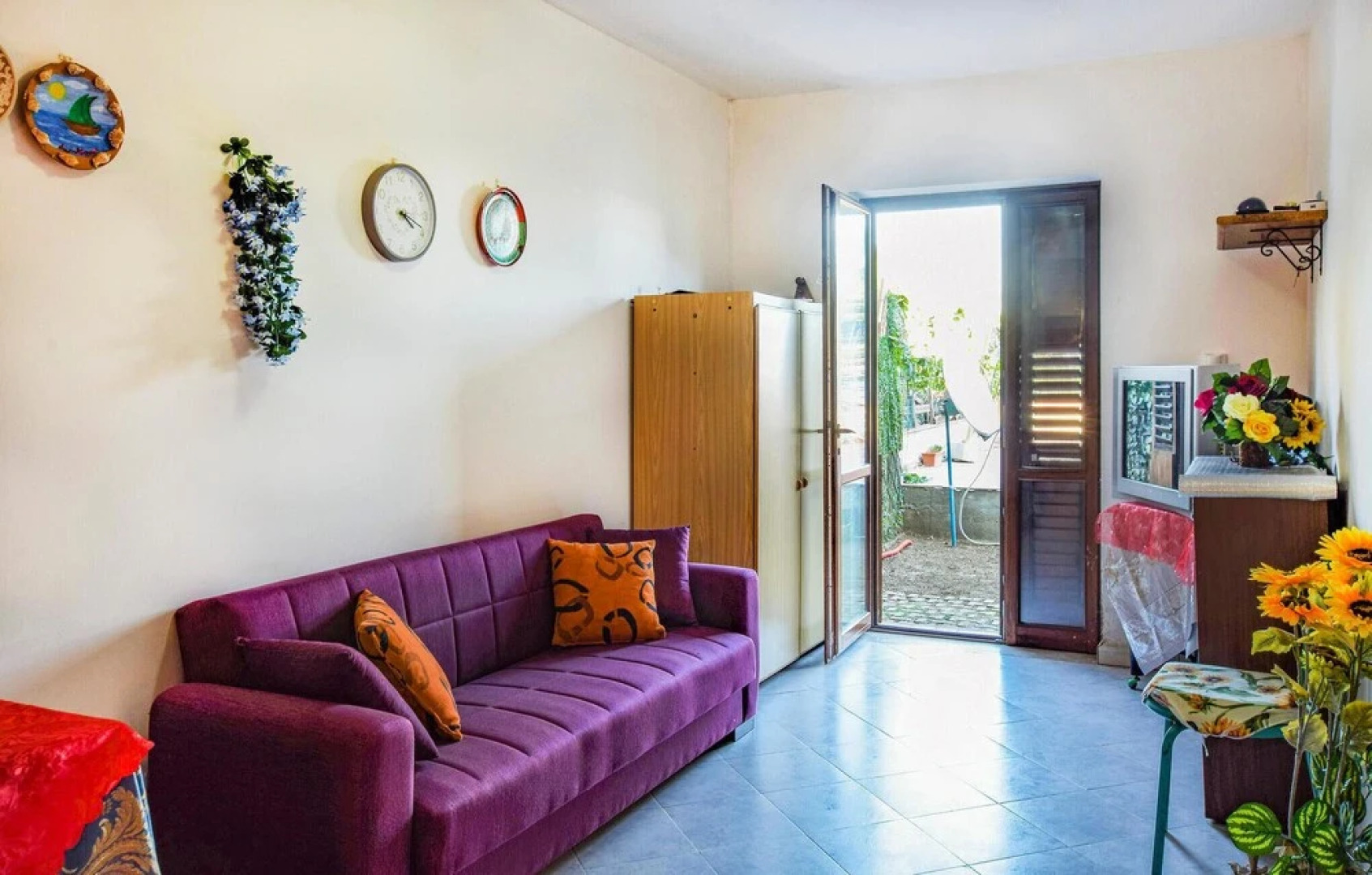 Beautiful Apartment in Stalettì With 1 Bedrooms