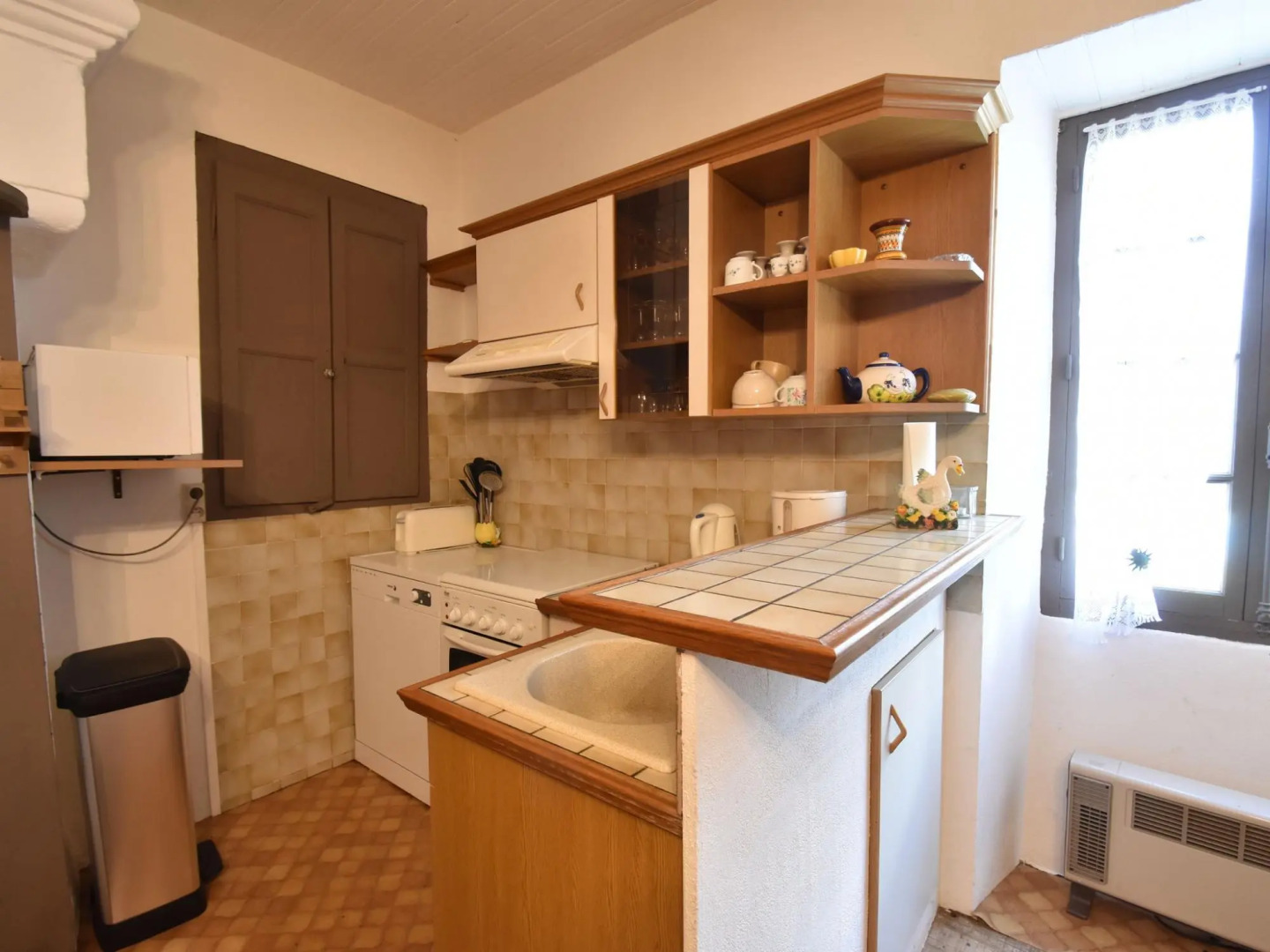 Vintage Holiday Home in Besse with Swimming Pool