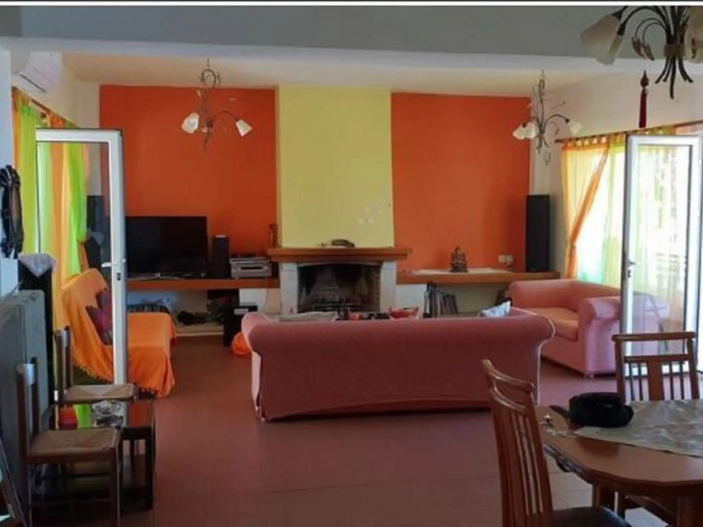 Villa in Hersonissos With Lush Garden