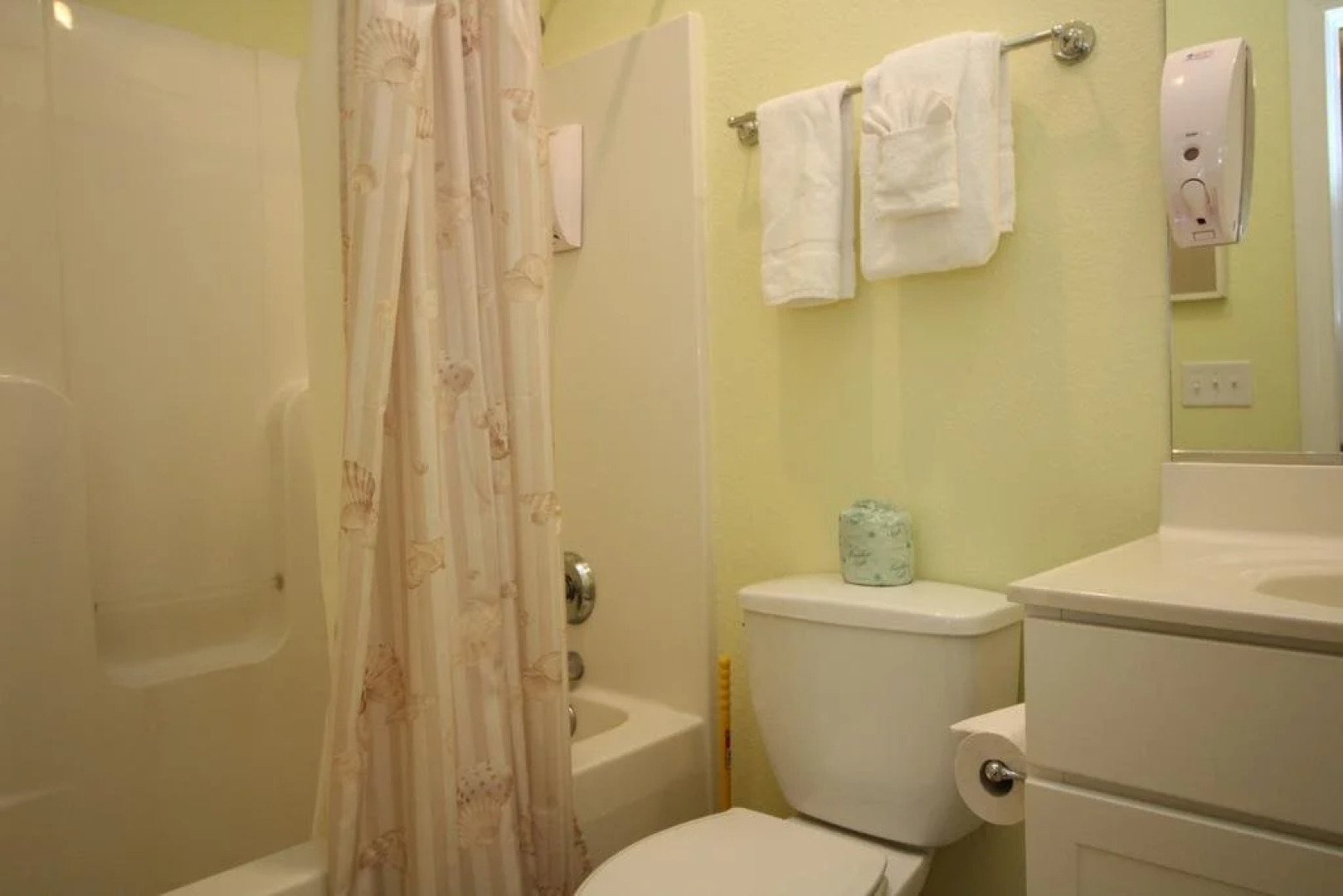 Cambridge Cove at Bermuda Bay by Kees Vacations