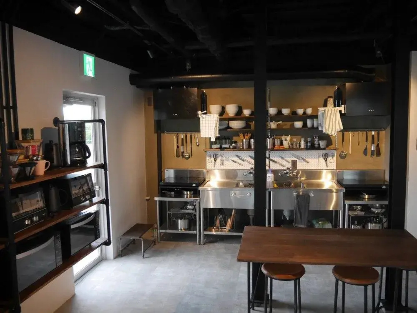 J-Hoppers Lake Biwa Guesthouse