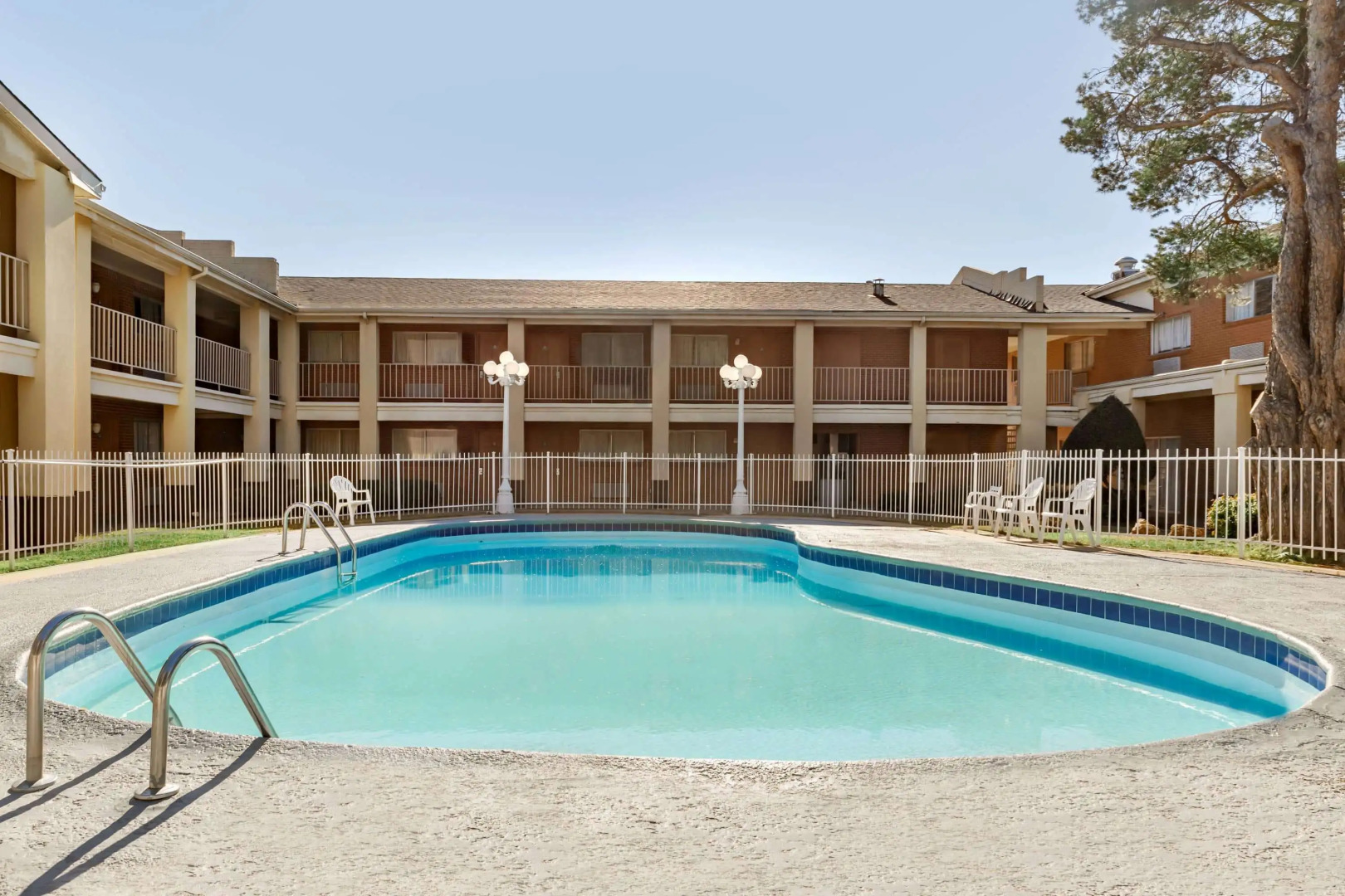 Days Inn by Wyndham Lawton