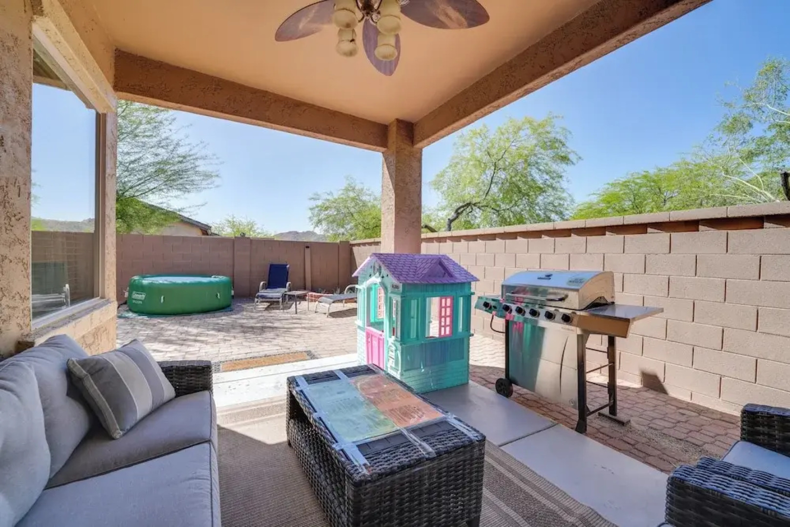 8 Mi to Sports Complex: Peoria Home w/ Hot Tub!