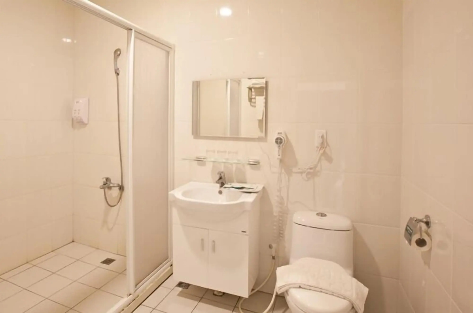 Lakeside Resort Hotel