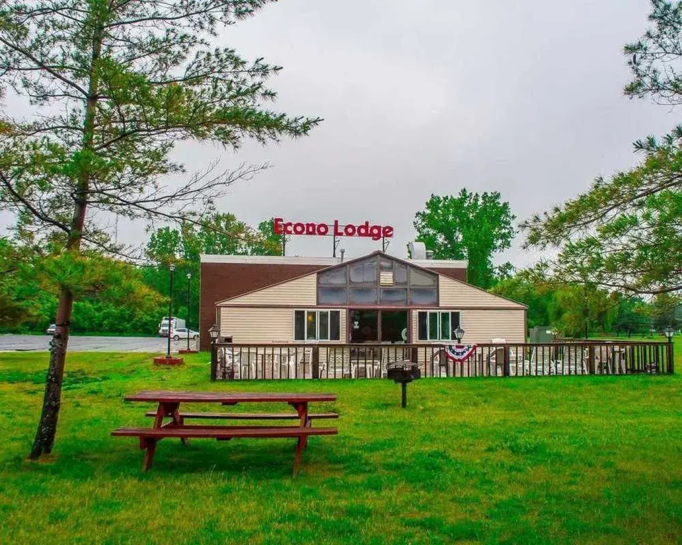 Econo Lodge Watertown