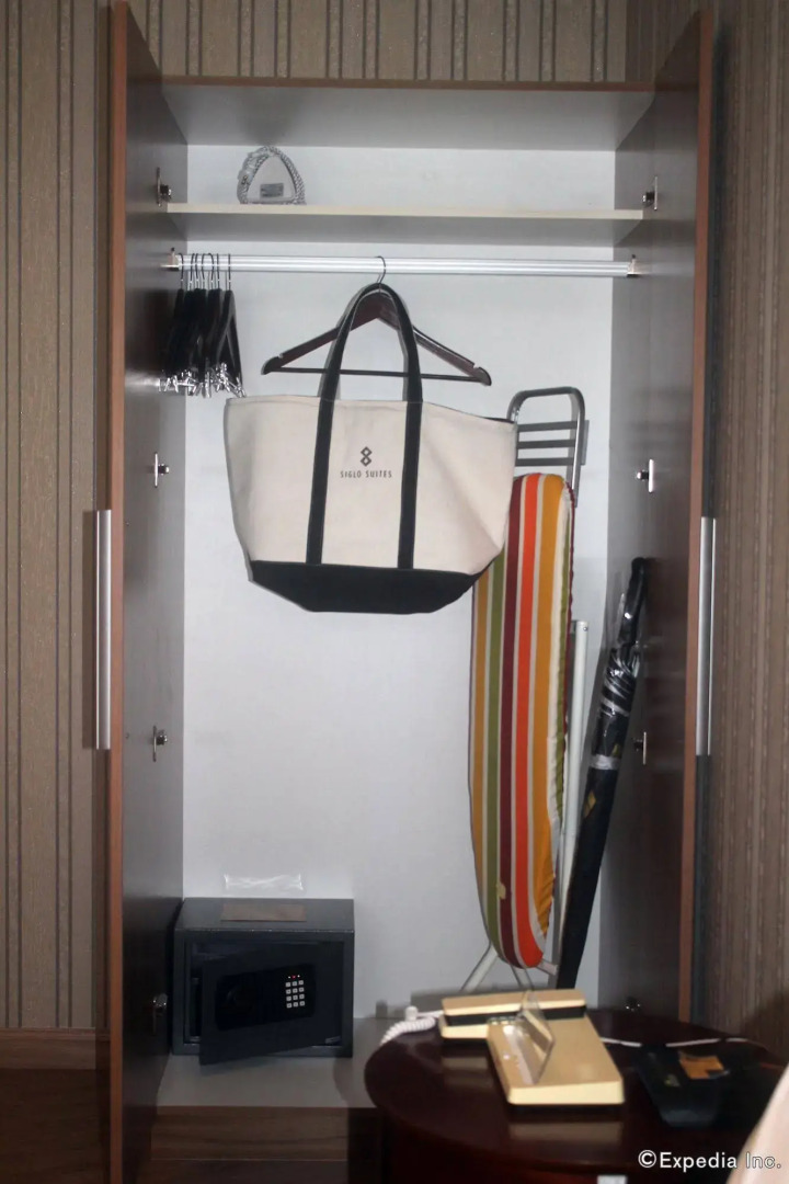 SIGLO SUITES @ The Gramercy Residences