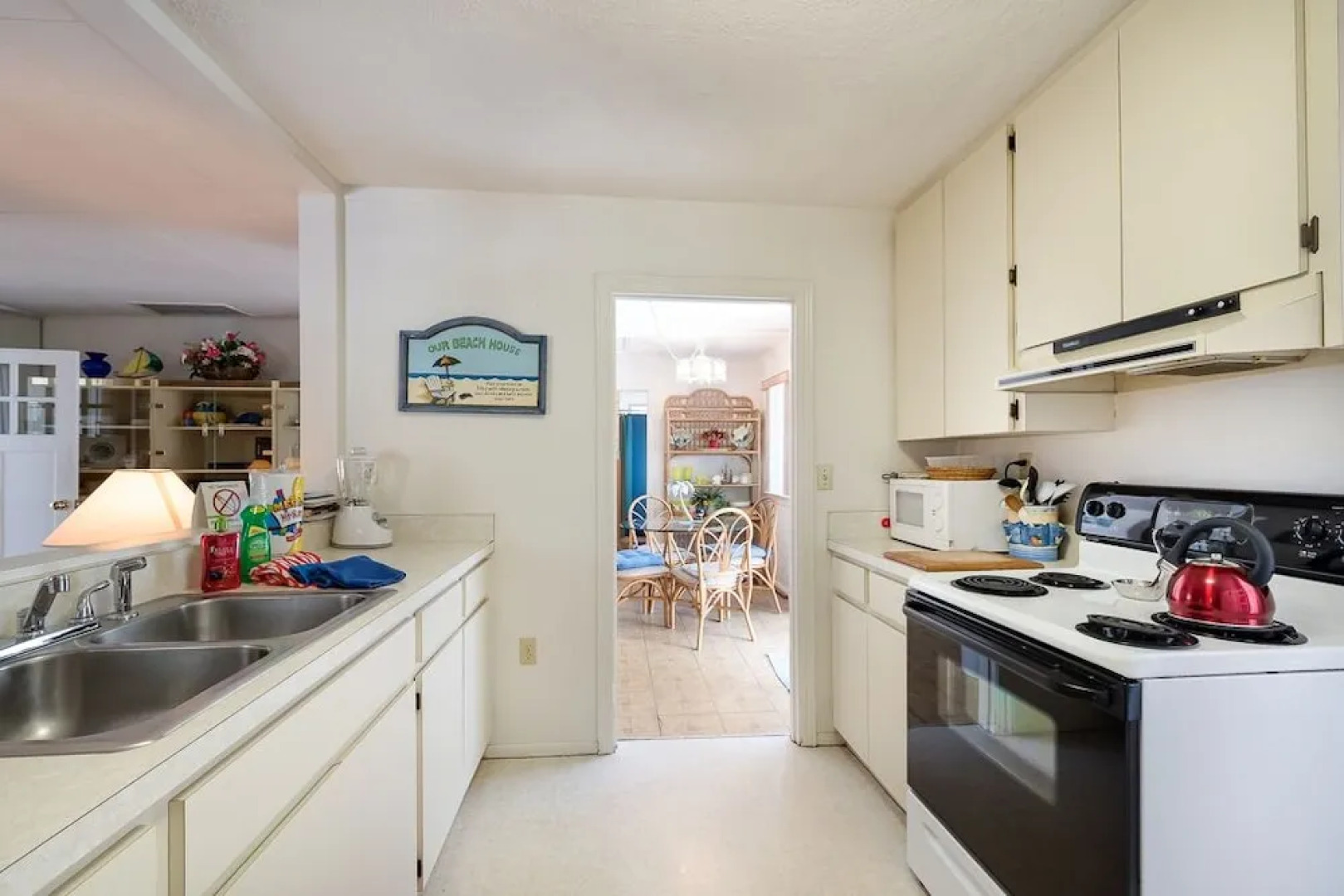 Albee Sunset Cottage, 2 Bedrooms, Pet Friendly, Wifi, Sleeps 8