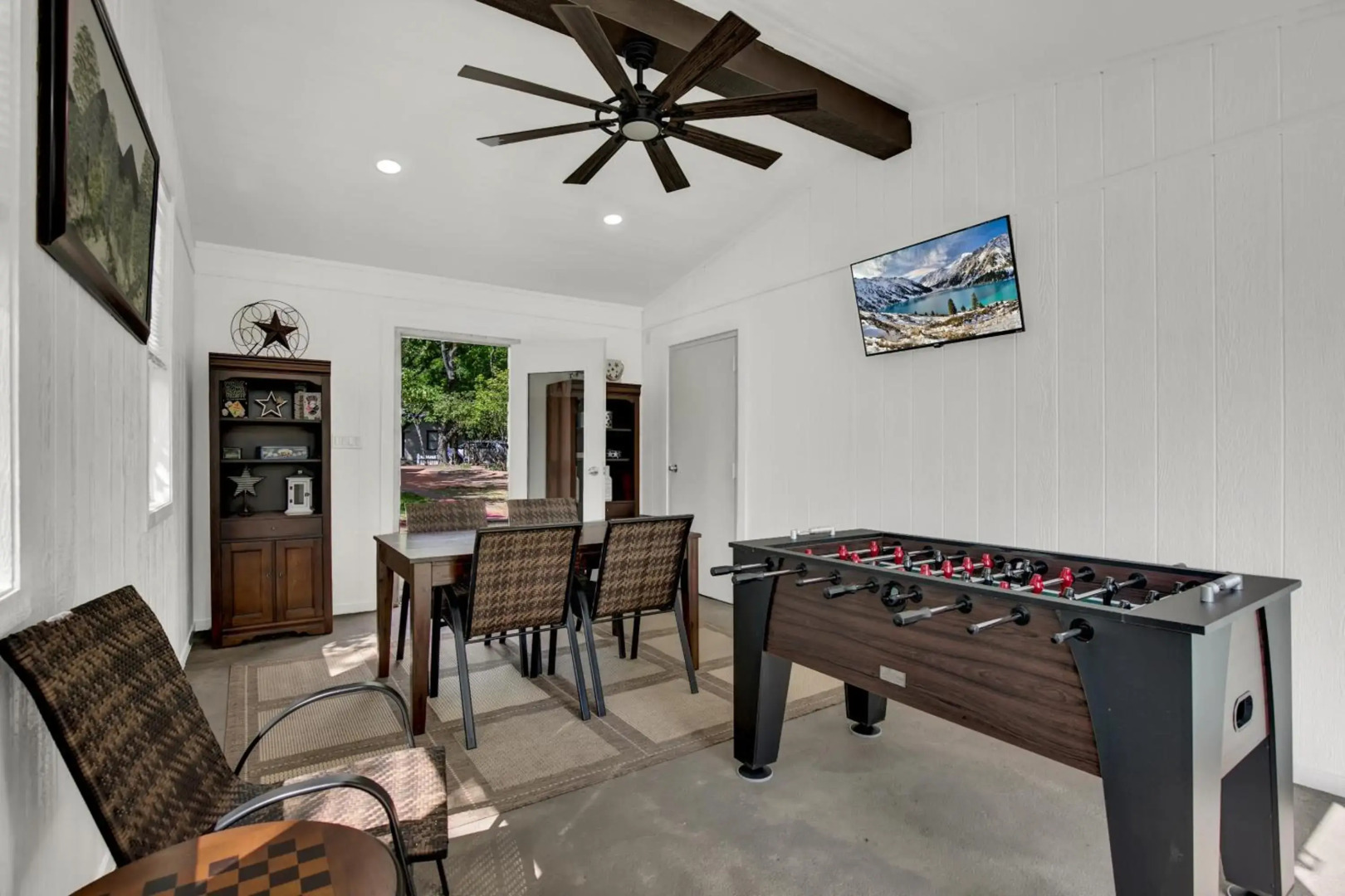 Awesome Haus With Gameroom, 4blks to Center of Town!