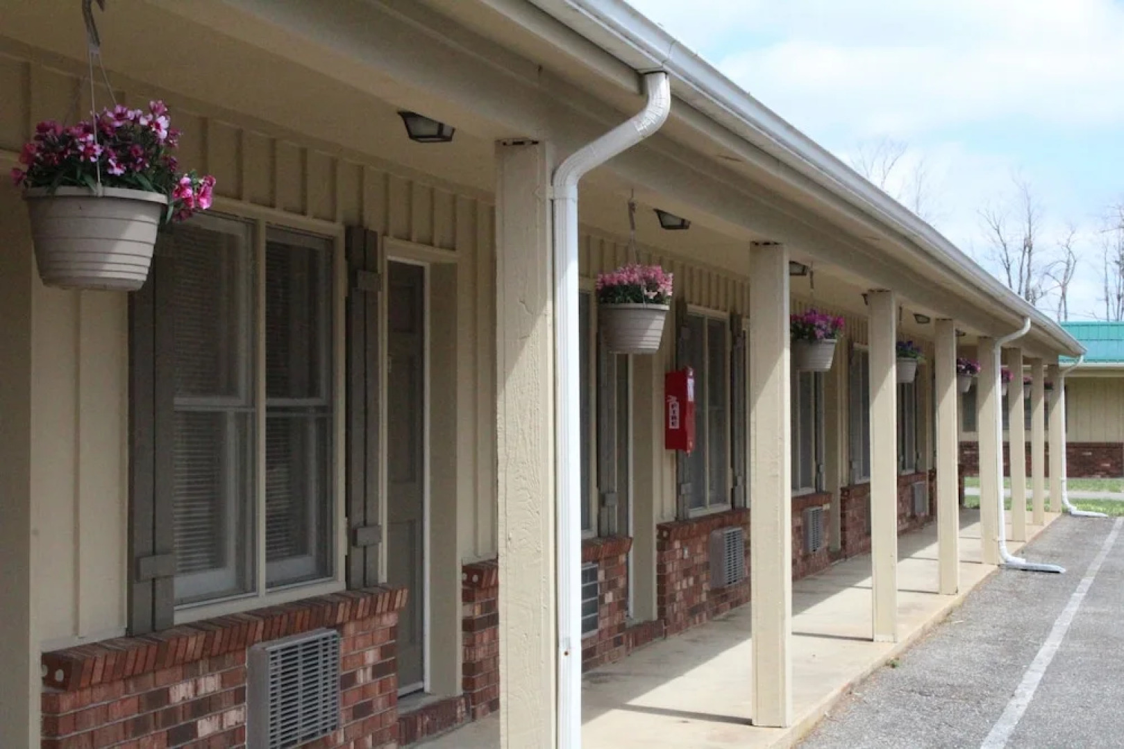 New River Inn and Cabins