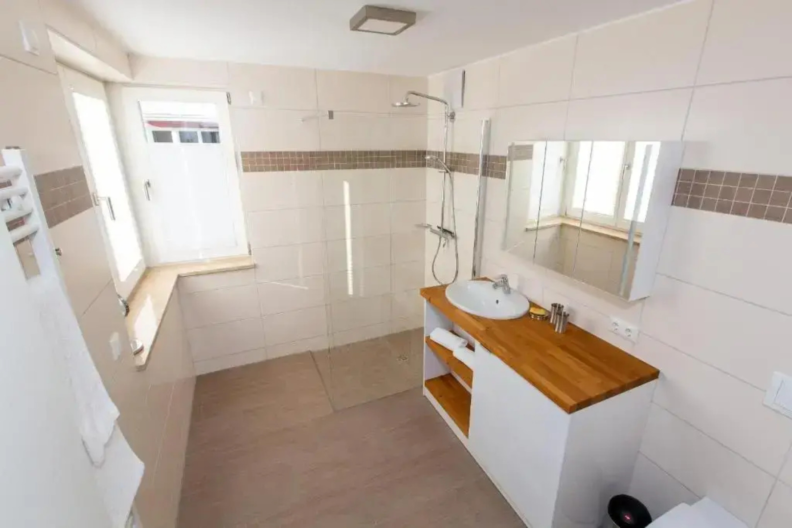 4 Zimmer Maisonette 3 Balkone optional Bootsliegeplatz Haus 6 A6