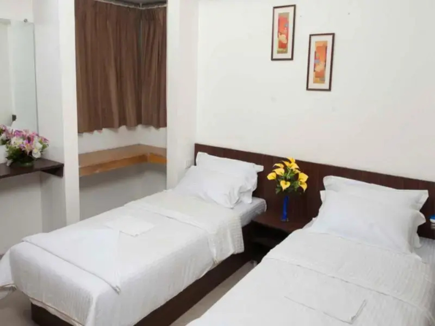 Cosmos Luxury Service Apartment