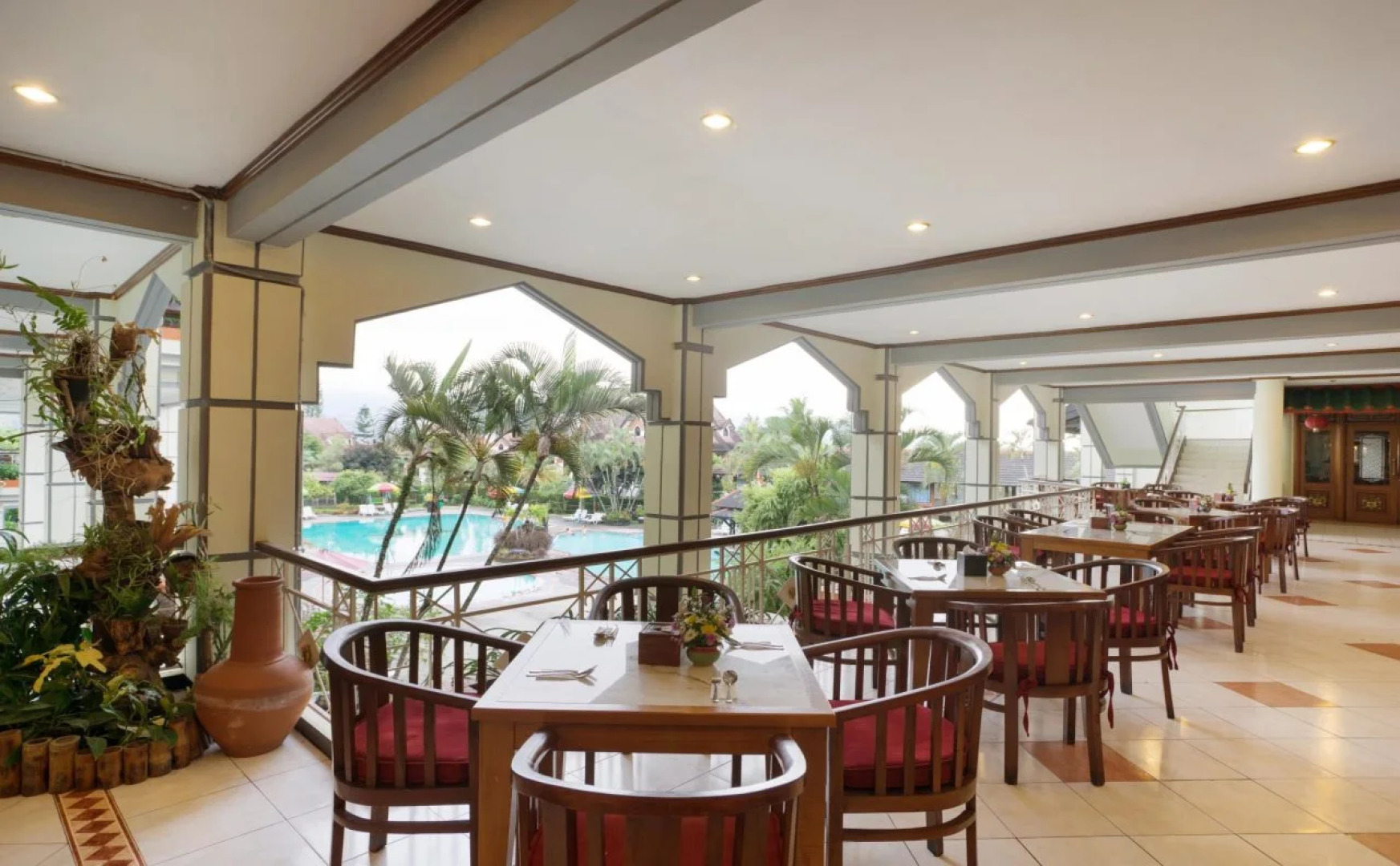 Royal Hotel and Villa Batu