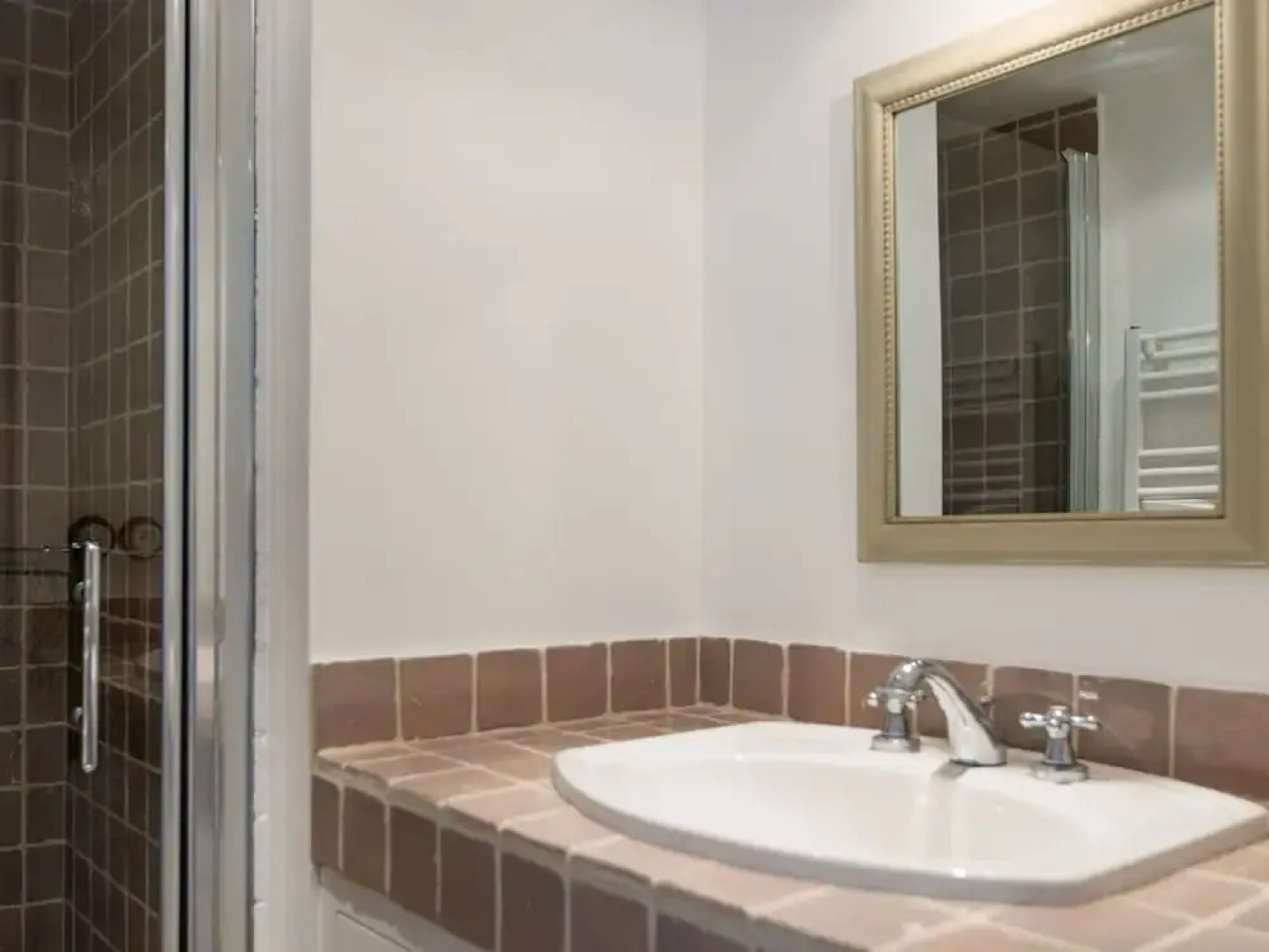 Villa Petit Sergent With Pool, Cinema