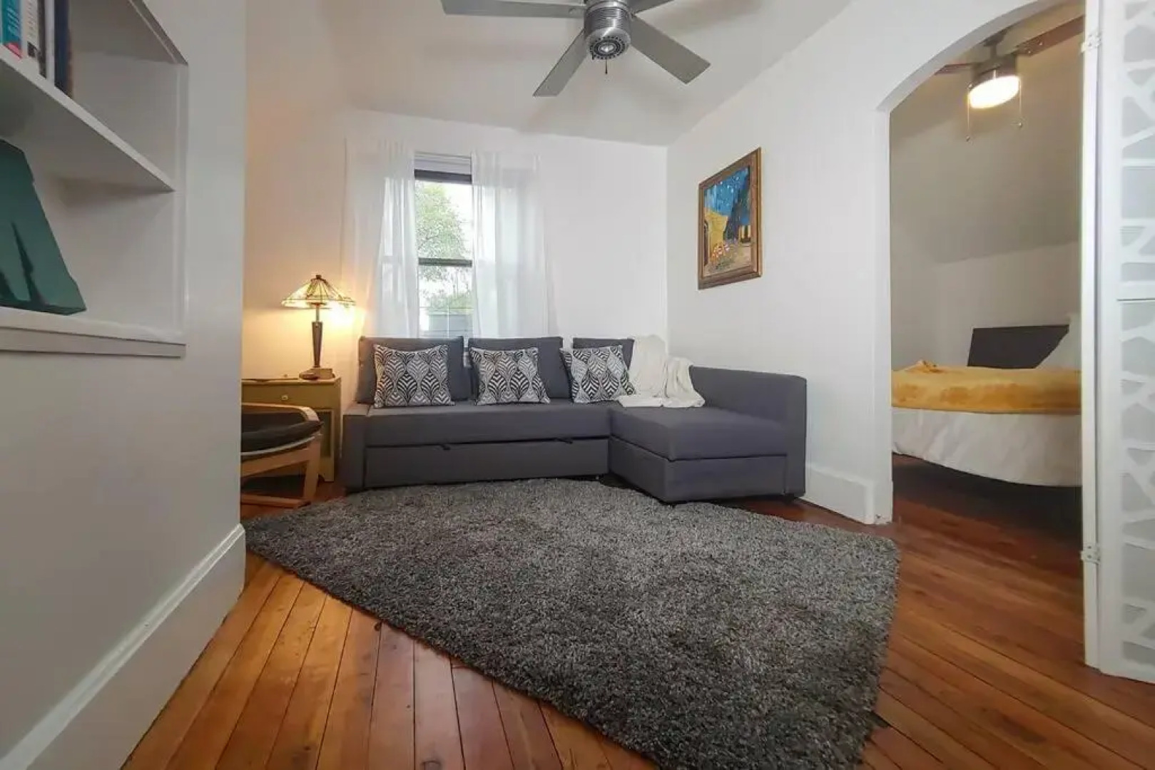 Historic w/deck, king bed & air by Lake Michigan