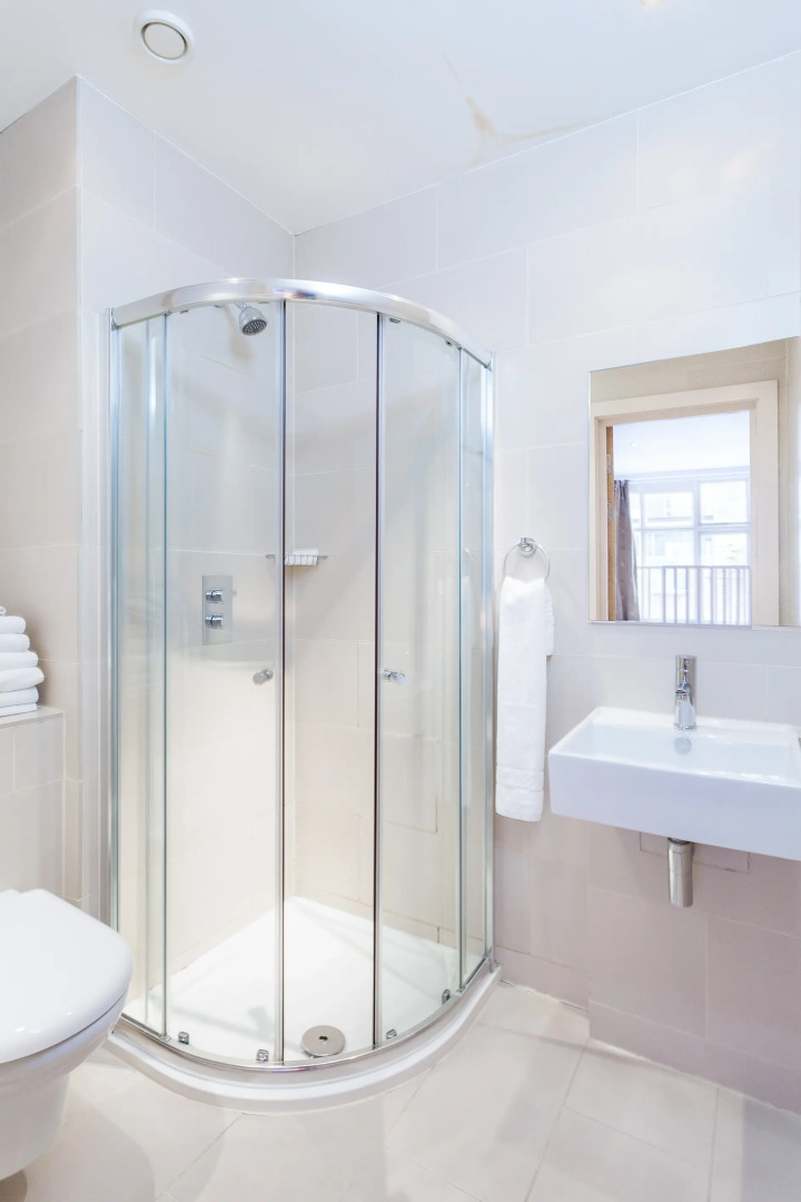 Avni Kensington Hotel