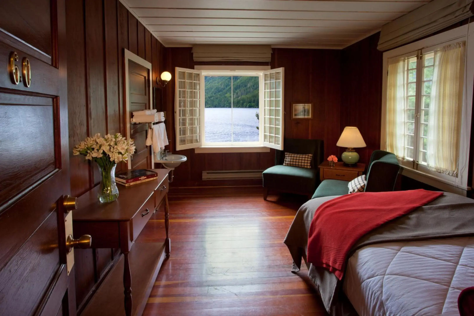 Lake Crescent Lodge