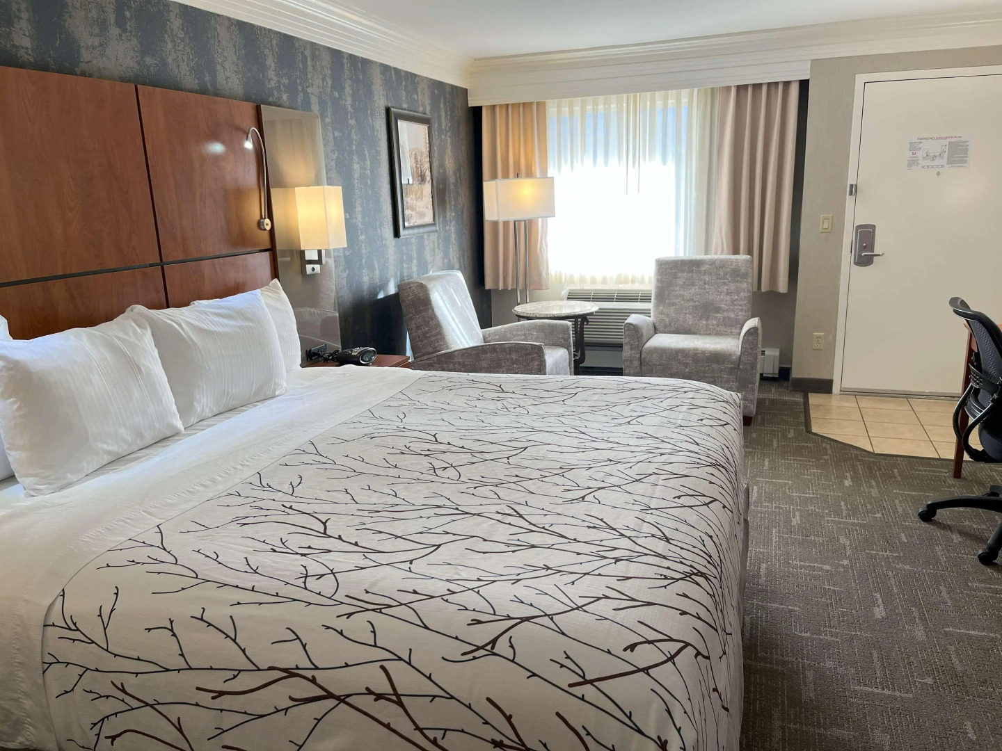 Best Western Plus Silver Saddle Inn