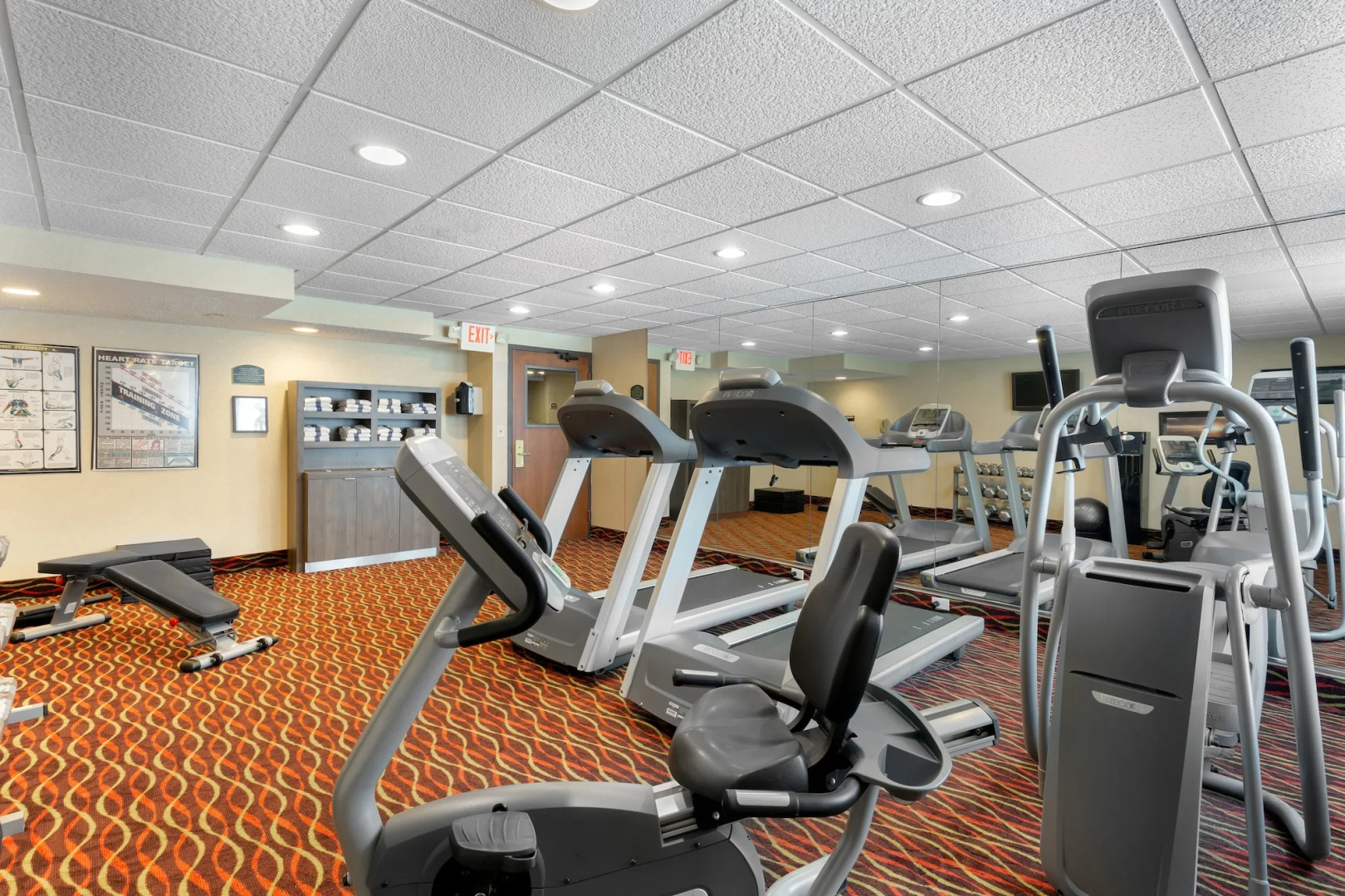 Holiday Inn Express Chicago-Downers Grove by IHG