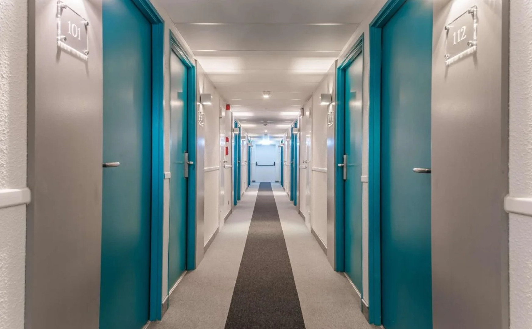 Mandarina Hotel Luxembourg Airport ( Ex Campanile)