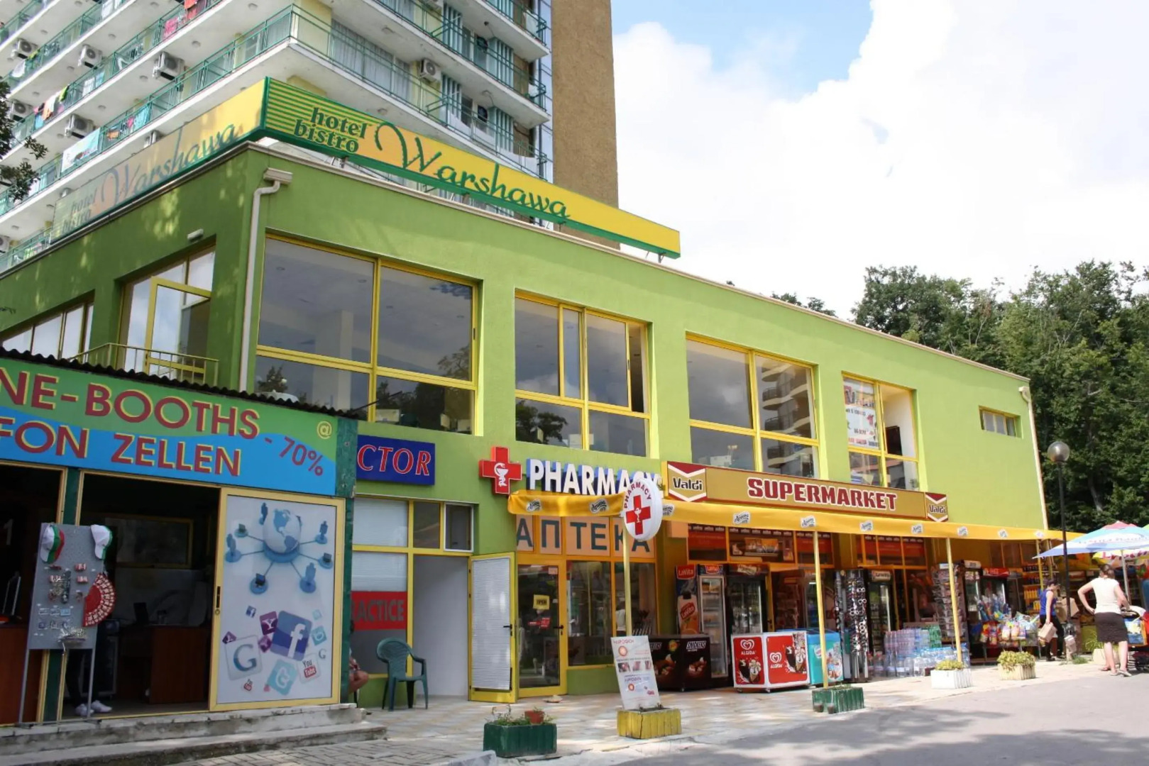 Sunny Varshava Hotel