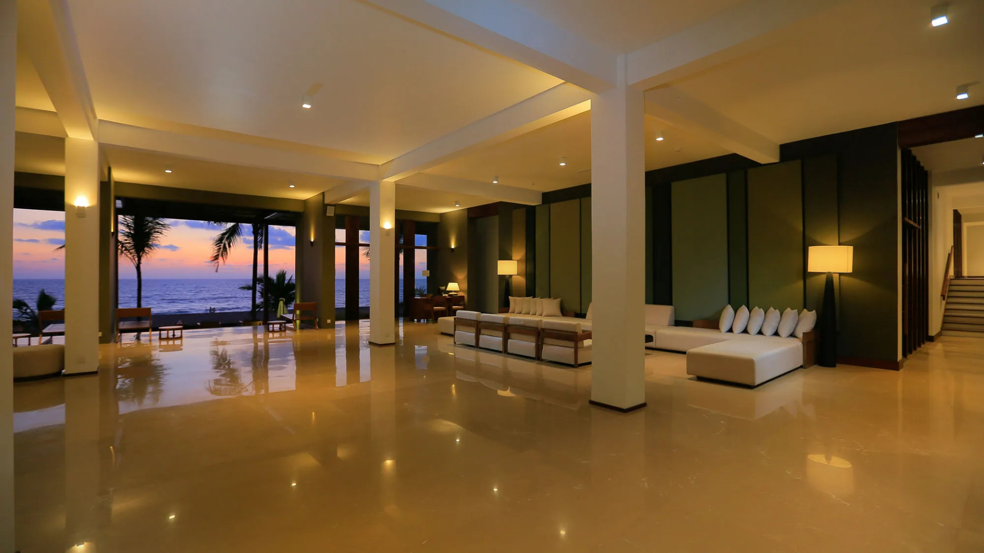 Курортный отель Pandanus Beach Resort & Spa