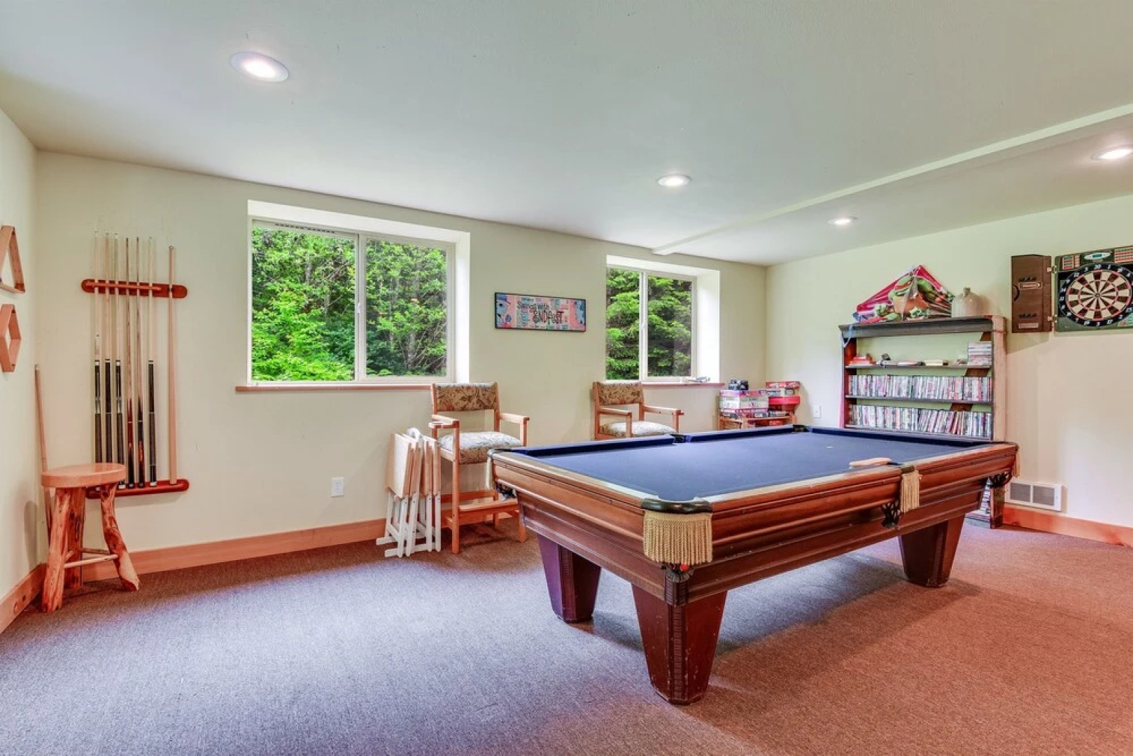 Little Bear Lodge - Three Bedroom Home with Mountain View