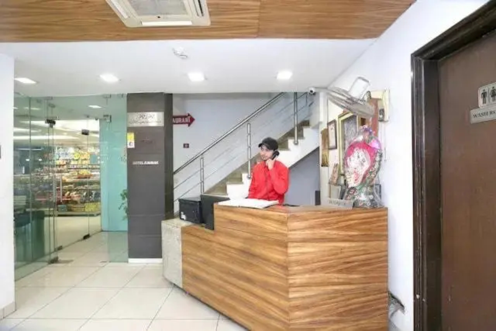 OYO 24912 Hotel Raunak