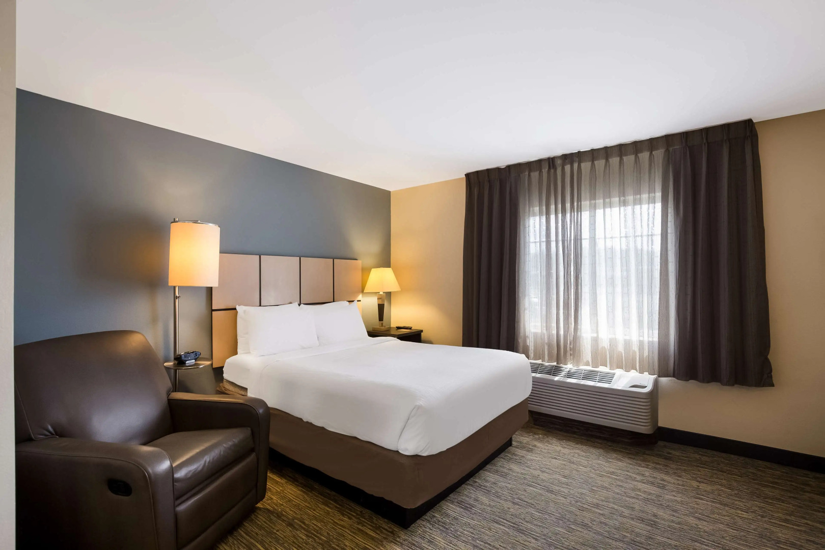 Sonesta Simply Suites  St Louis Earth City
