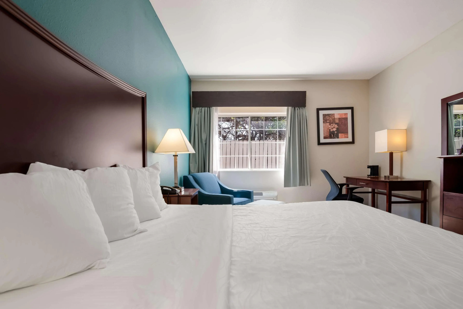 SureStay Plus Hotel by Best Western Topeka Northwest