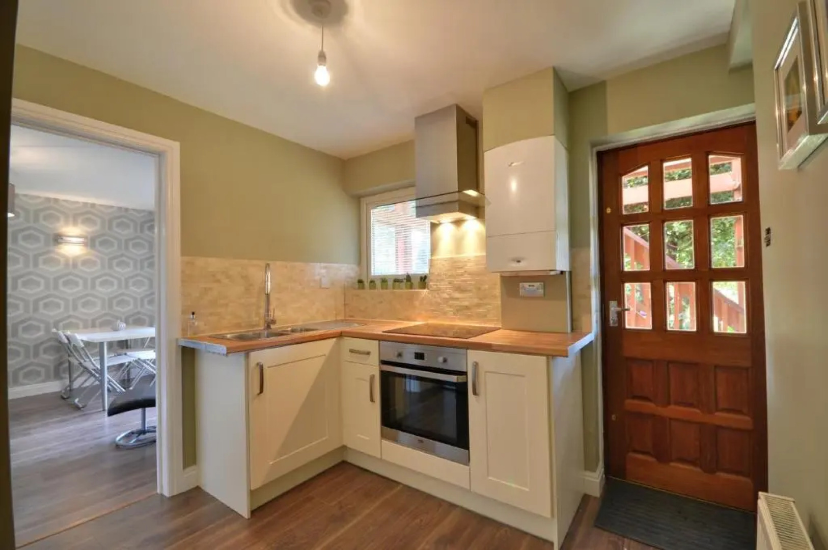 The Garden Apartment, Near Airport & City