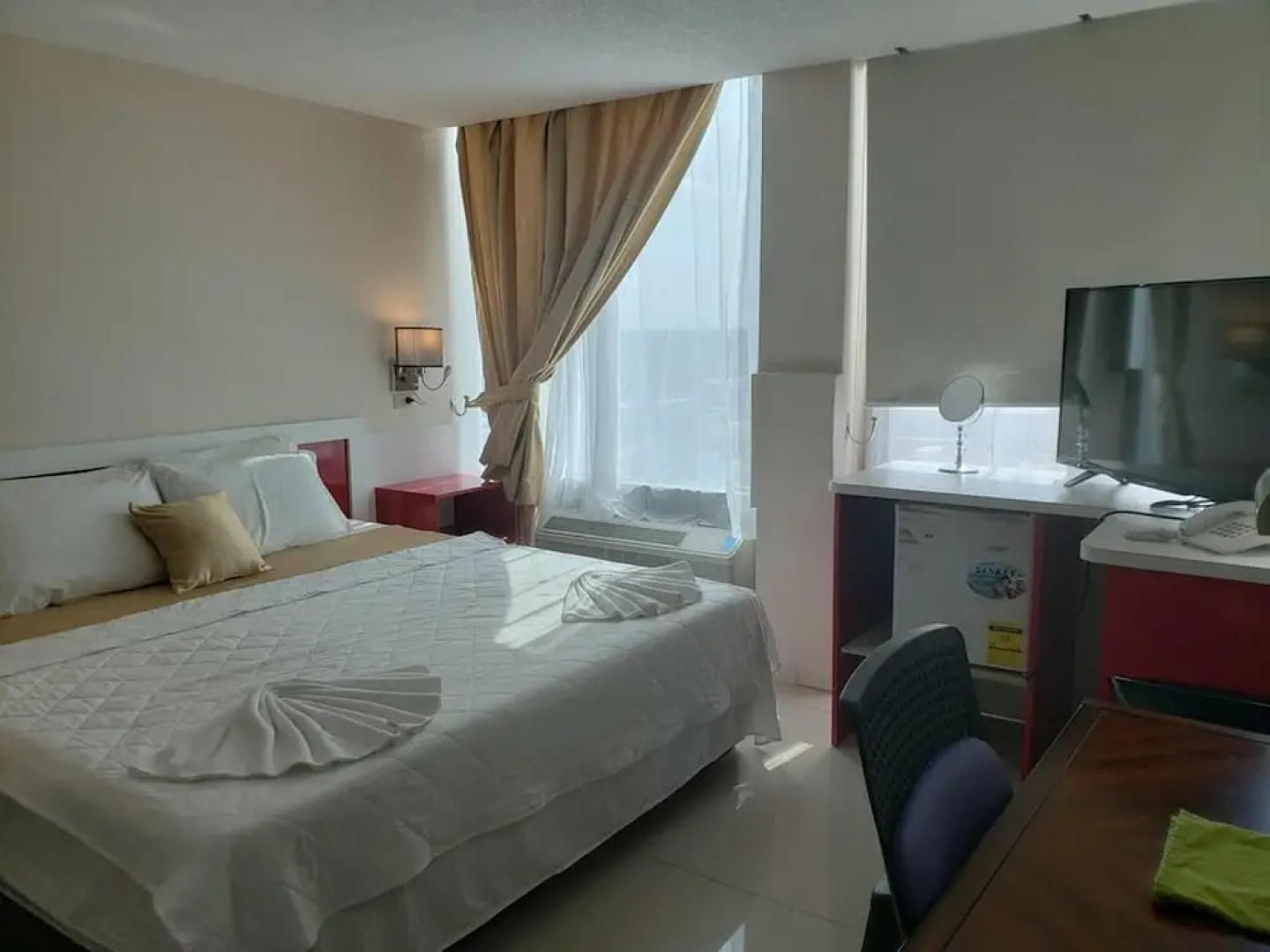 Golden Tree Hotel