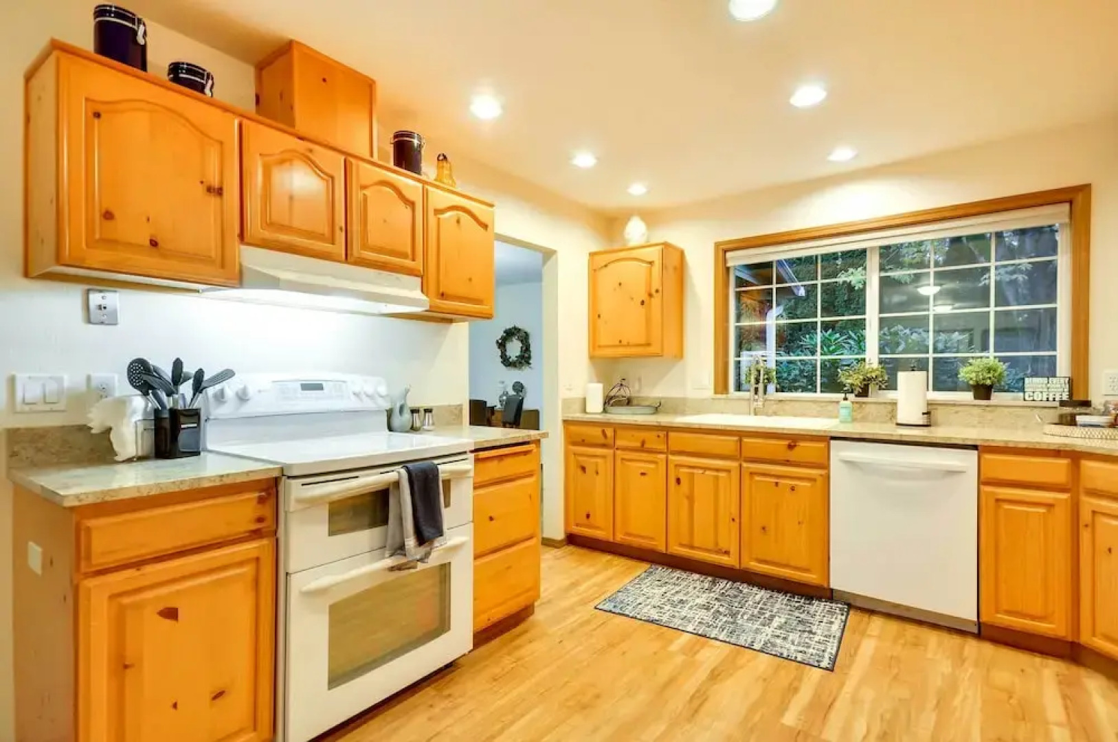 Milwaukie Home w/ Covered Porch: Dogs Welcome!