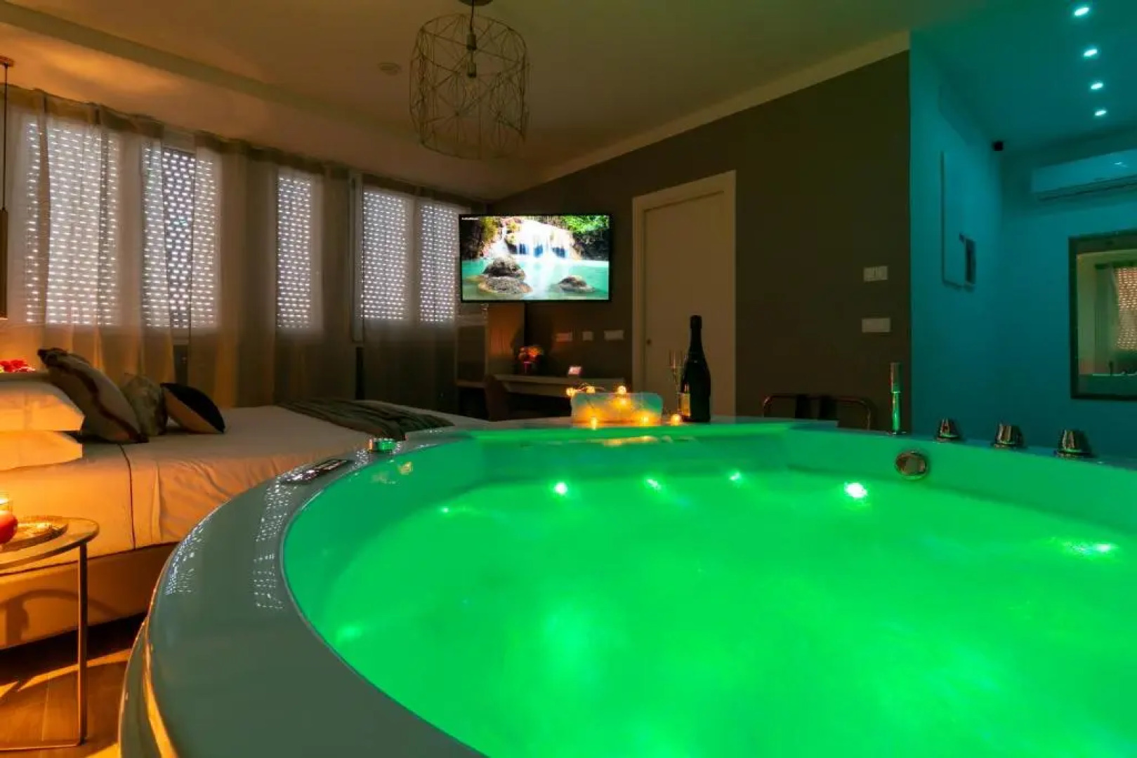 4 Star Bologna Train Station - Self Check-In